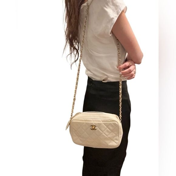 Chanel beige quilted gold tone leather crossbody bag - Picture 16 of 16